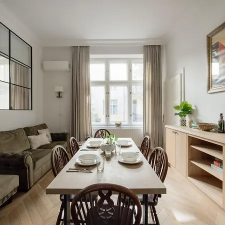 Escape Walk To Buda Eye & Fashion Street Appartement